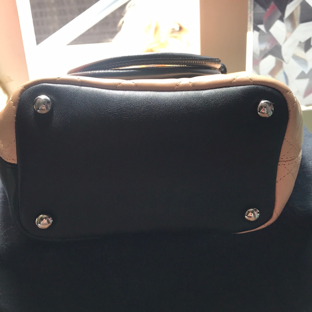 Chanel - Picture 6 of 7